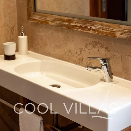 Aurora Premium Villa Walking Distance To Beach Willa *