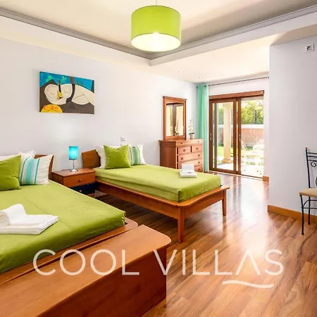 Aurora Premium Villa Walking Distance To Beach Willa