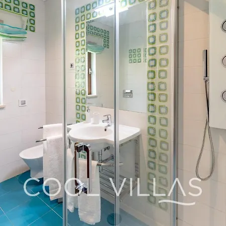 Aurora Premium Villa Walking Distance To Beach Willa *
