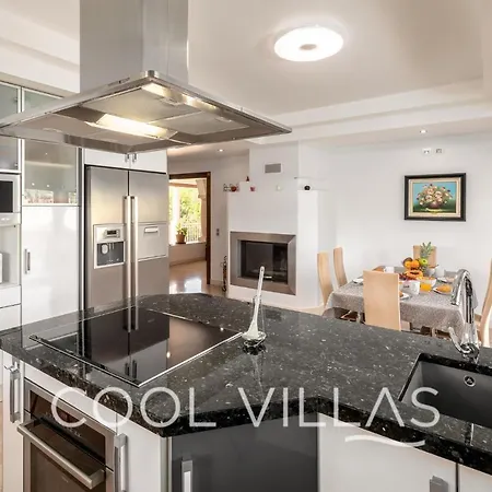 Aurora Premium Villa Walking Distance To Beach