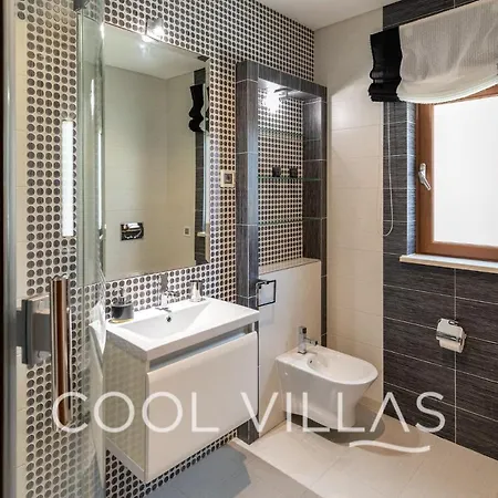 Aurora Premium Villa Walking Distance To Beach Willa Albufeira