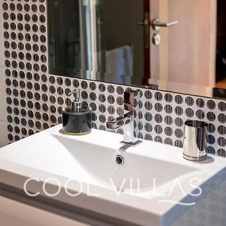 Aurora Premium Villa Walking Distance To Beach Willa Albufeira