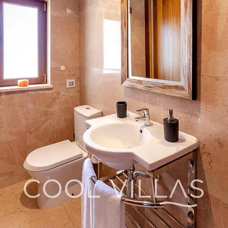 Aurora Premium Villa Walking Distance To Beach